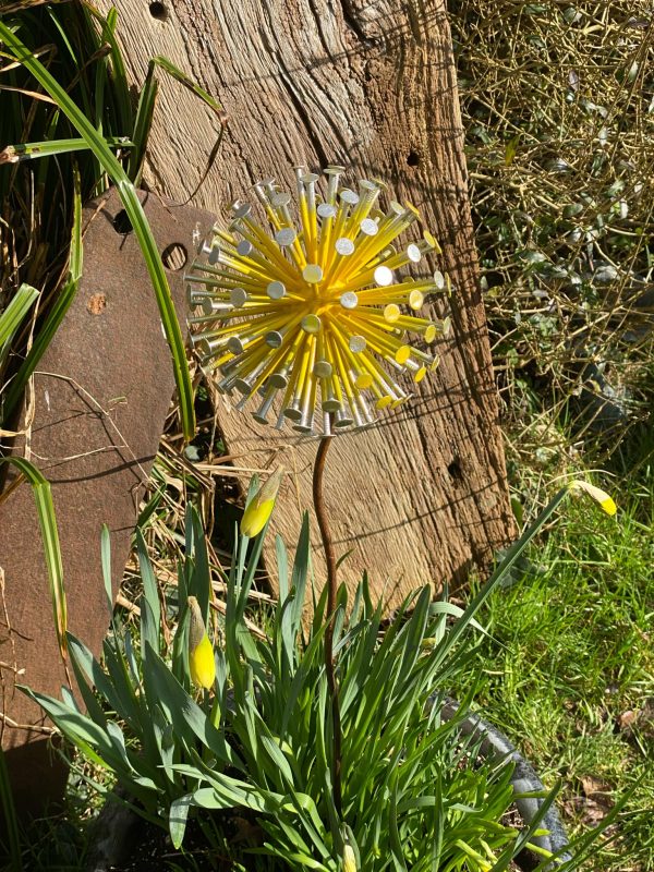 Large Dandelion / Allium Garden Décor (IN-STOCK)