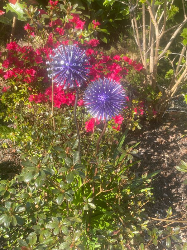 Purple Dandelion / Allium Lawn Spikes Ornament