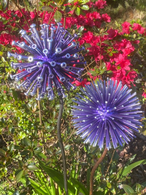 Purple Dandelion / Allium Lawn Spikes Ornament