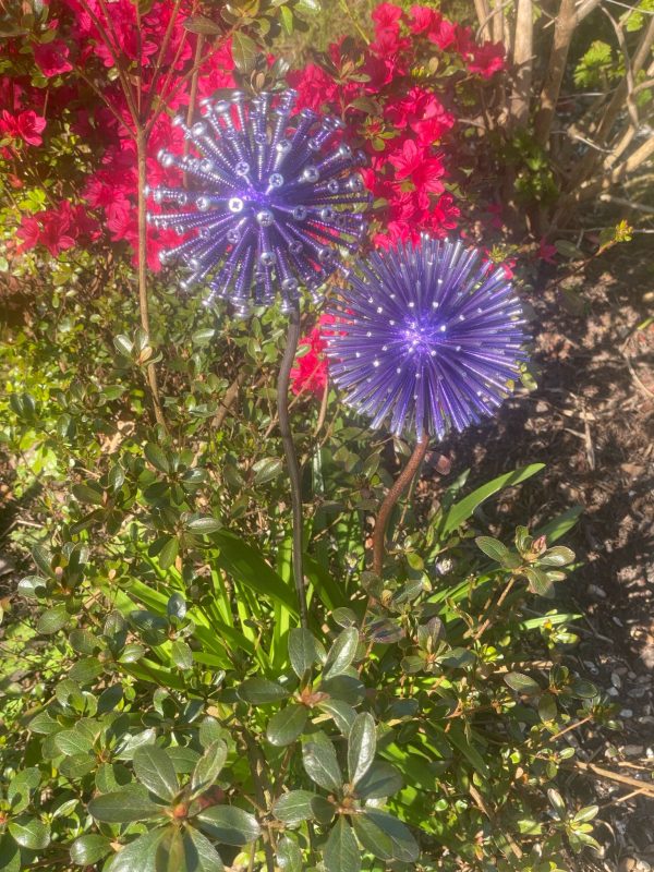 Purple Dandelion / Allium Lawn Spikes Ornament
