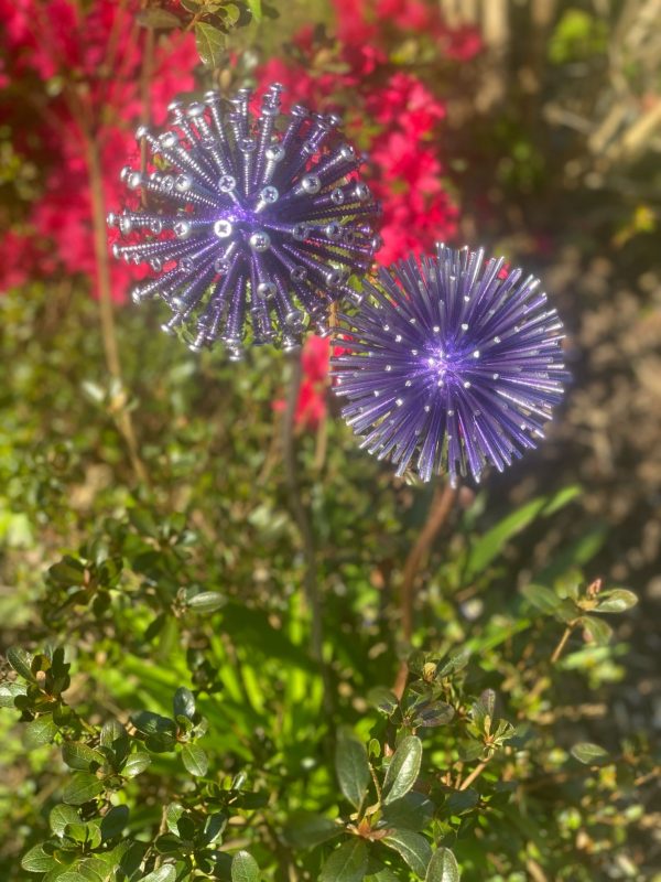 Purple Dandelion / Allium Lawn Spikes Ornament