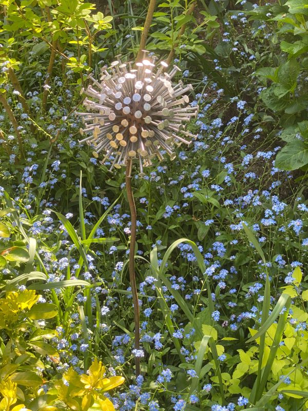 Exploding Aluminium & Iroko Wood Aluminium / Dandelion