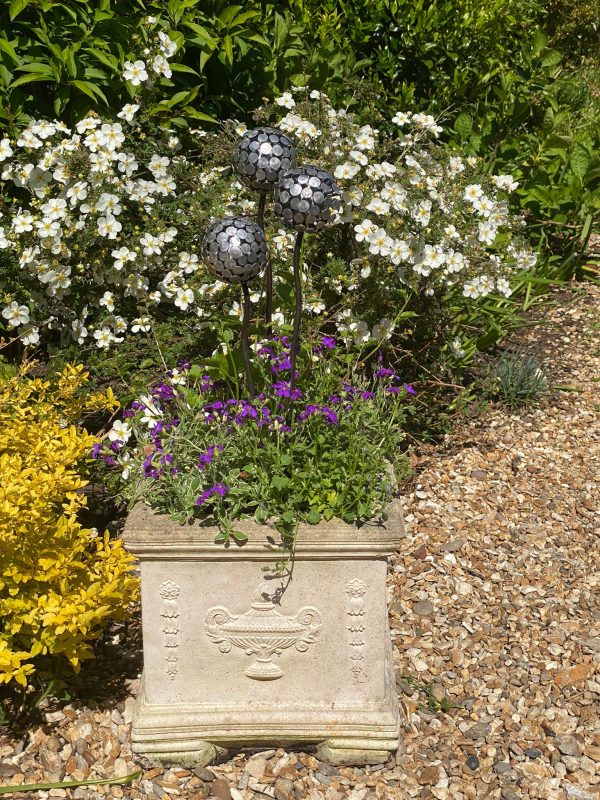 Aluminium Nail Allium / Dandelion Flower Garden Decor