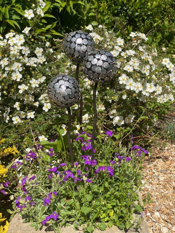 Aluminium Nail Allium / Dandelion Flower Garden Decor