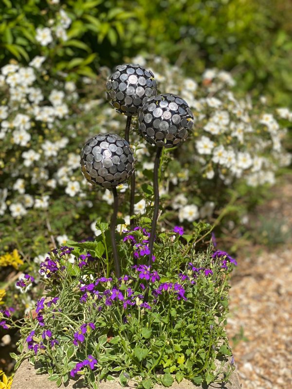 Aluminium Nail Allium / Dandelion Flower Garden Decor