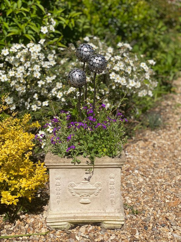 Aluminium Nail Allium / Dandelion Flower Garden Decor