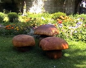 Button-Garden-Ornament-Mushroom-10