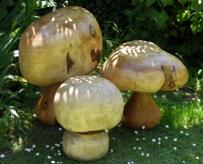 Button-Garden-Ornament-Mushroom-100