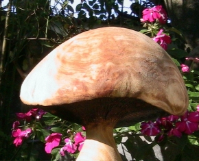 Button-Garden-Ornament-Mushroom-56